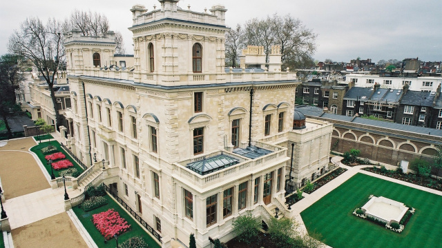 Exterior visit of Kensington Palace and gardens